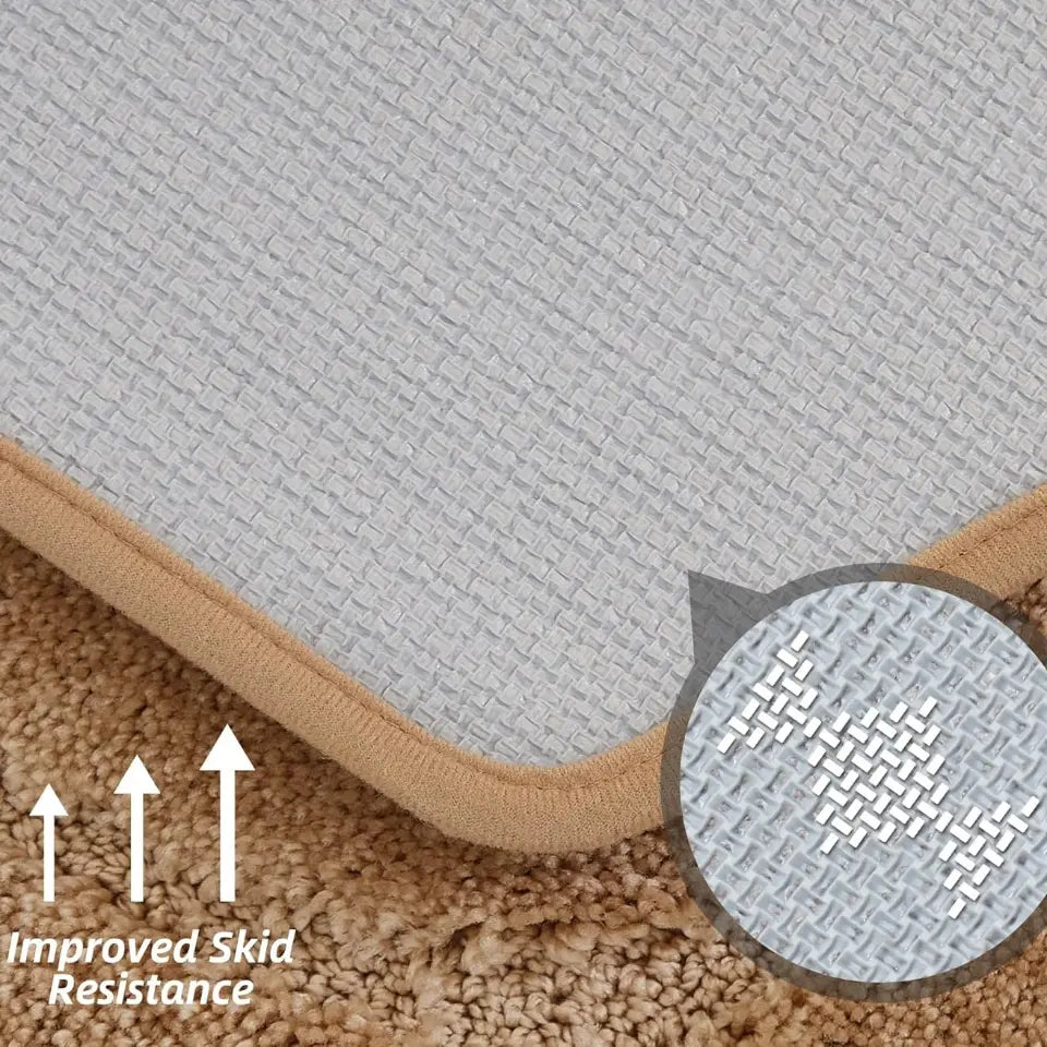 Textured mat with improved skid resistance feature